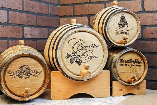 Picture of Oak Barrel - 5 gallon (20 liter) Black Hoop