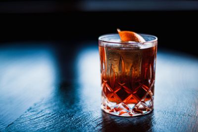  Elevate Your Negroni Game with Barrel-Aged Brilliance