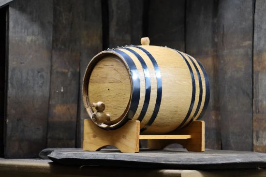 Picture of Oak Barrel -1.32 gallons  (5 liter) Black Hoop