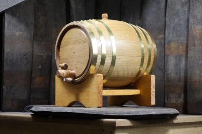 Picture of Oak Barrel -2.64 gallons (10 liter) Brass Hoop
